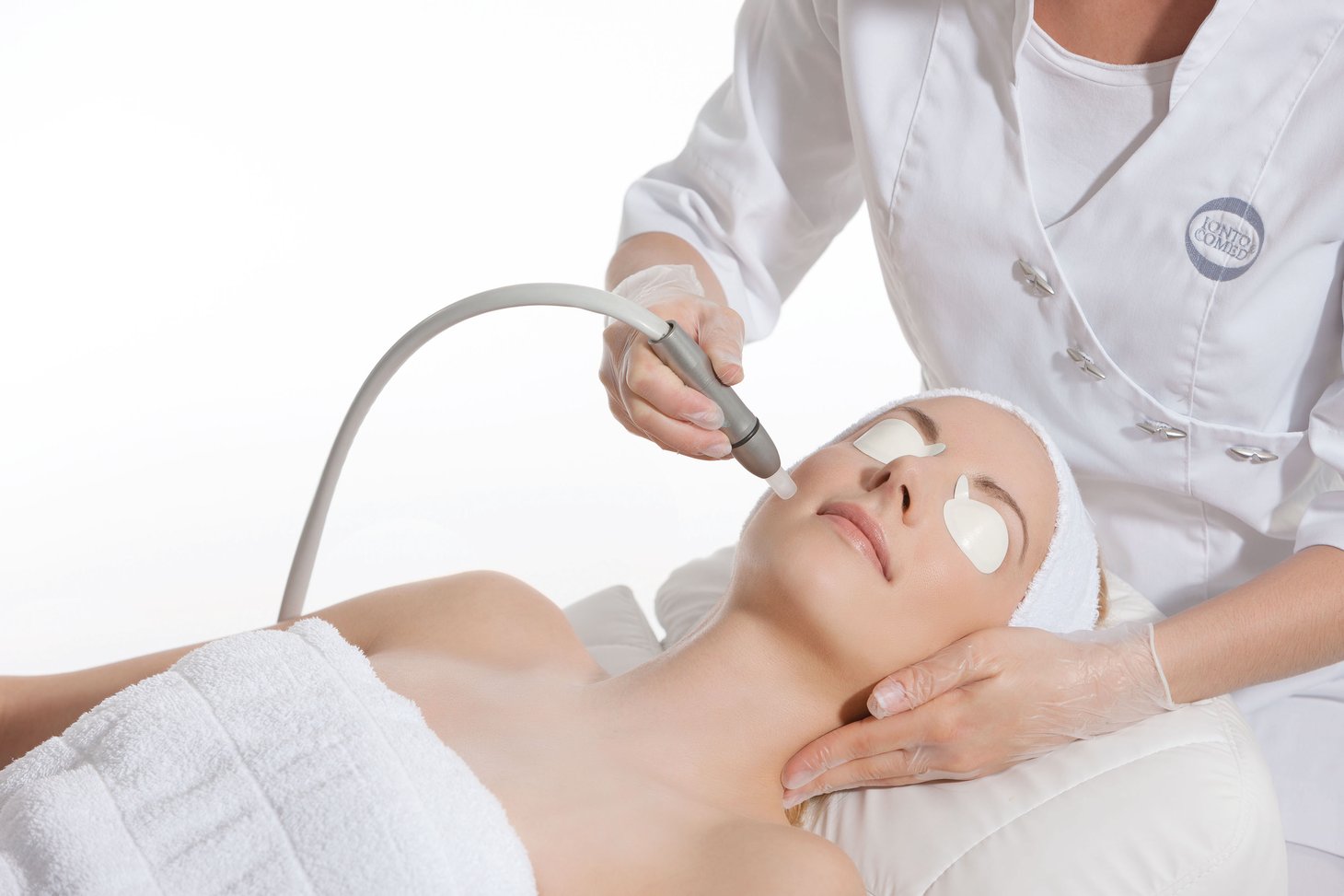 Crystal Peel &ndash; Kristall-Mikrodermabrasion im Gesicht